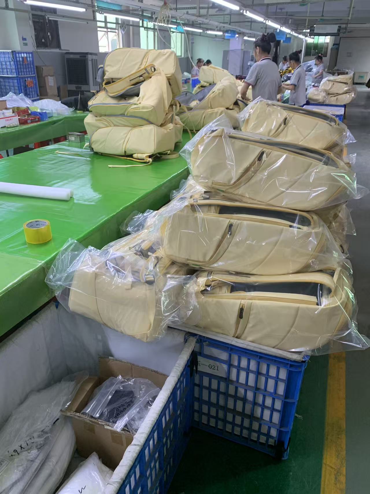 Sa Likod ng Pinagtahian: Pagpapagaan ng Structural Fatigue sa Mass-Volume Waterproof Duffel Bag Production